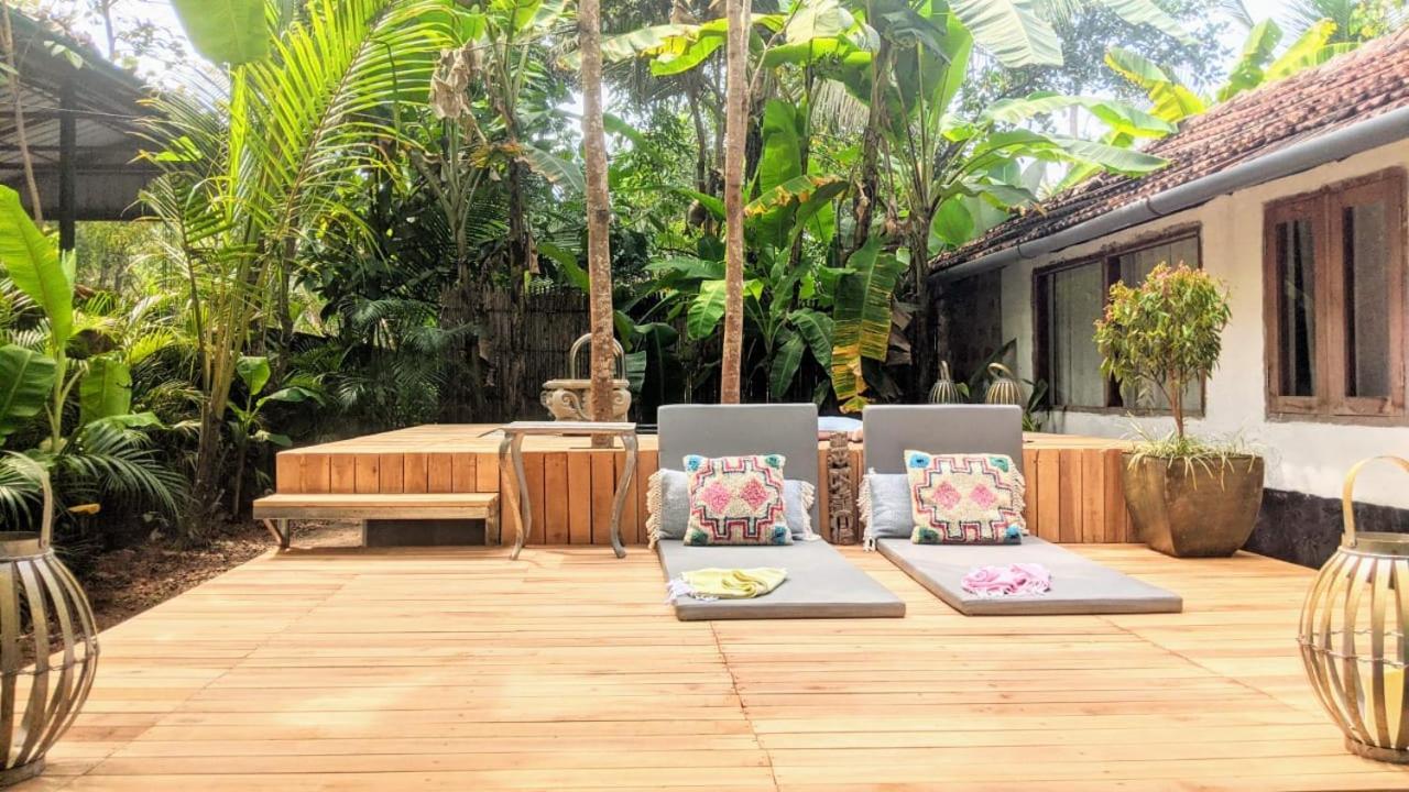Alappuzha Sunsets And Palm Trees B&B 외부 사진