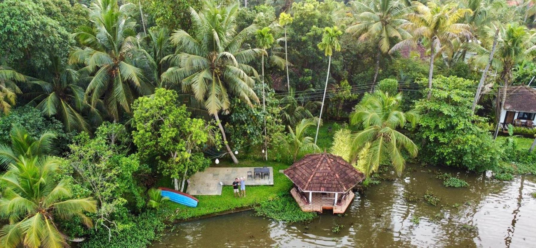 Alappuzha Sunsets And Palm Trees B&B 외부 사진