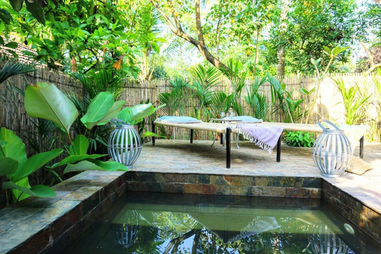 Alappuzha Sunsets And Palm Trees B&B 외부 사진